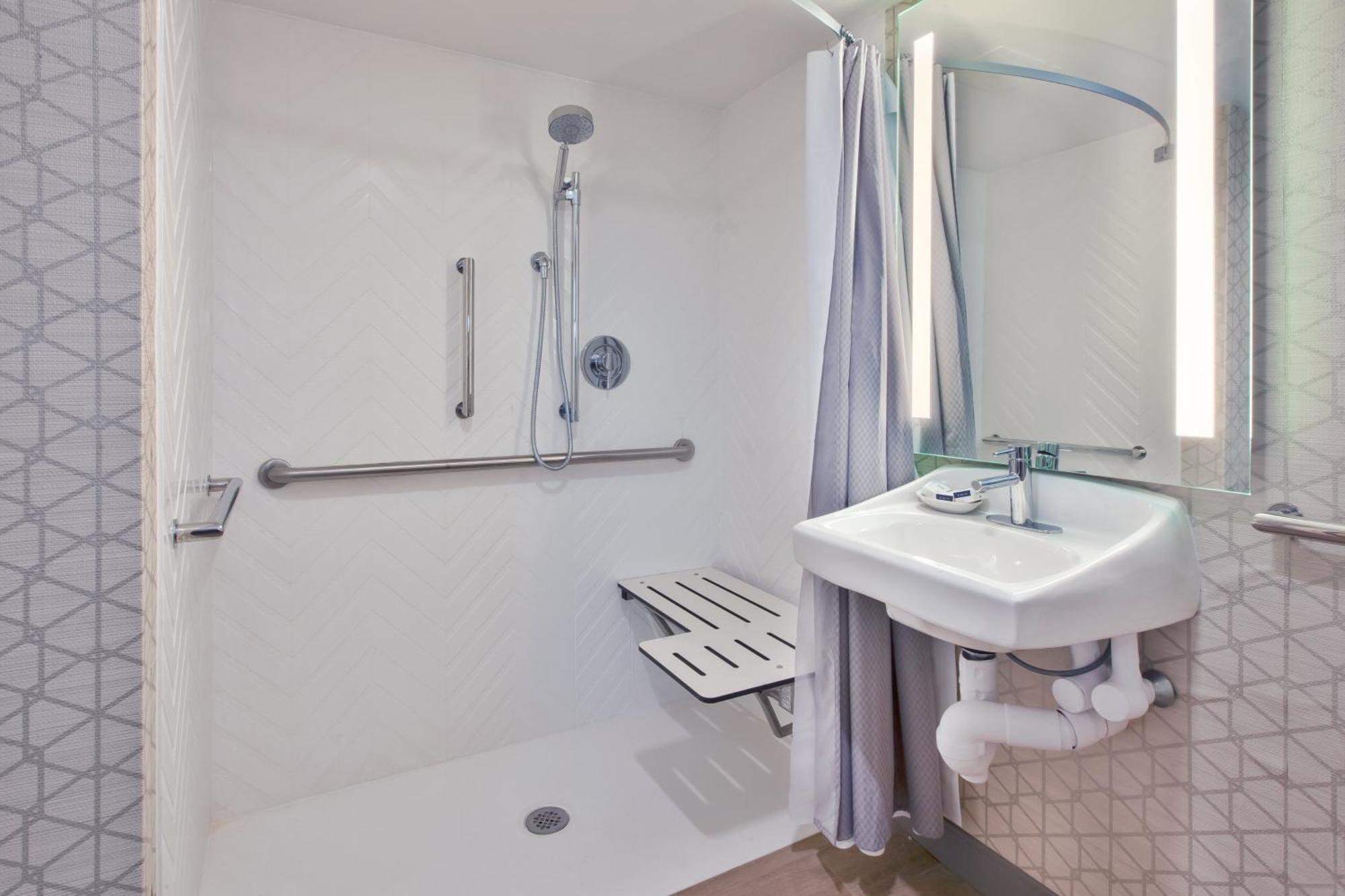 Va Beach-oceanside 21st St By Ihg 3* Virginia Beach